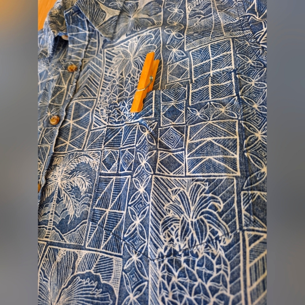 Cooke Street Honolulu Hawaiian Reverse Shirt Mens SIZE M Tropical Fruits/Flowers